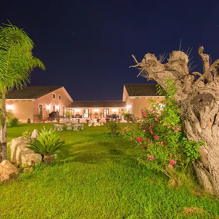 Il Giardino Di Sicilia 4* 카세 몬테로소